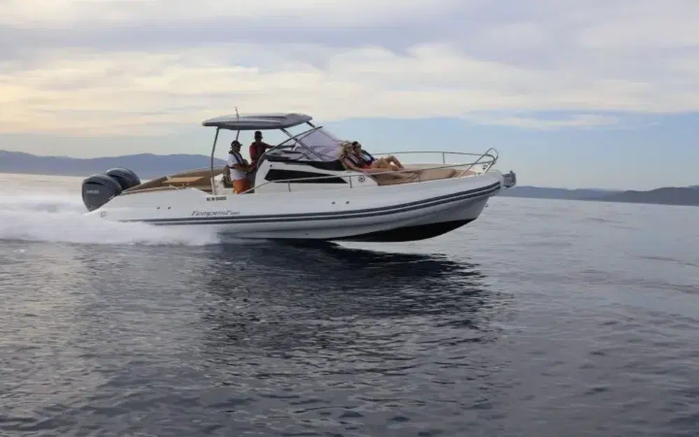 slider 1 Capelli Tempest 1000