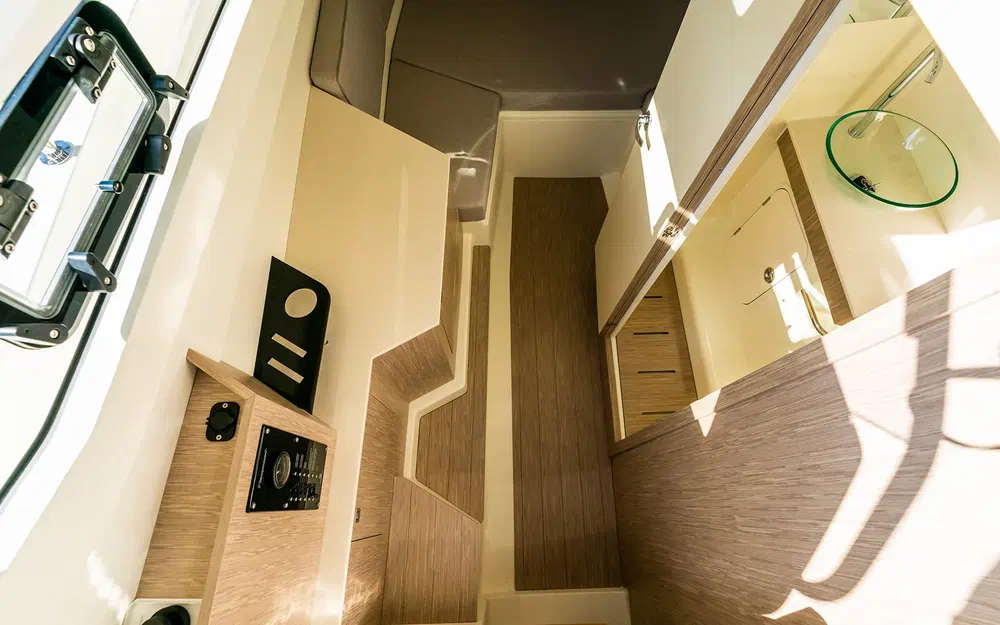 slider 4 Capelli Tempest 1000