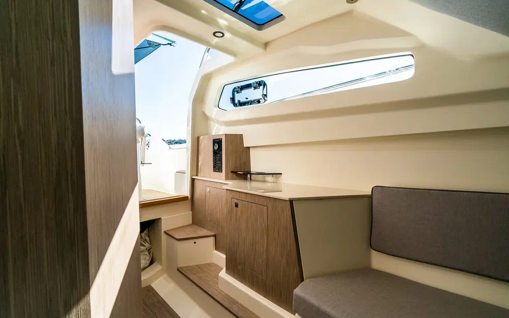 slider 6 Capelli Tempest 1000