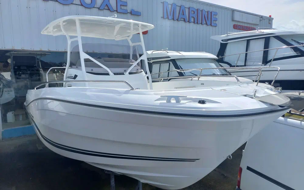 slider 7 Jeanneau Cap Camarat 7.5 CC