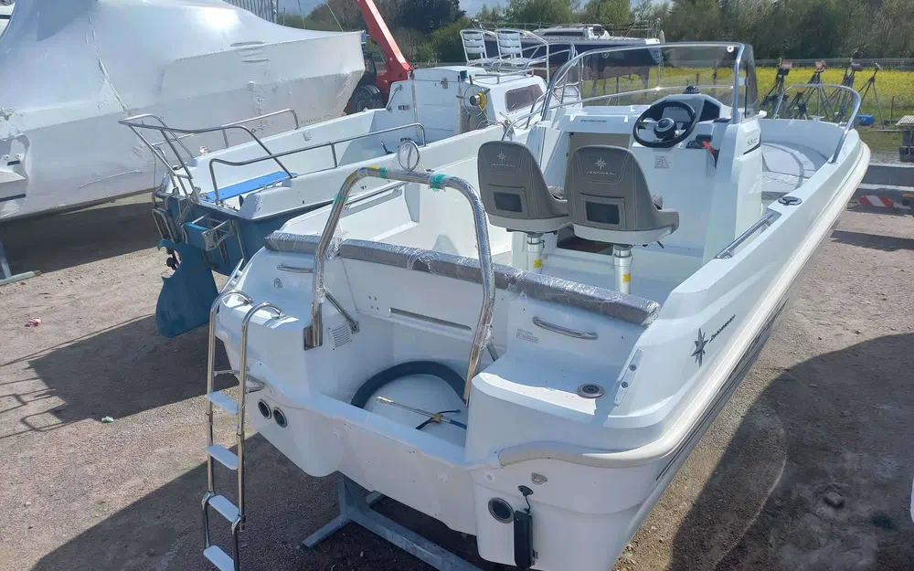 slider 1 Jeanneau Cap Camarat 5.5 CC