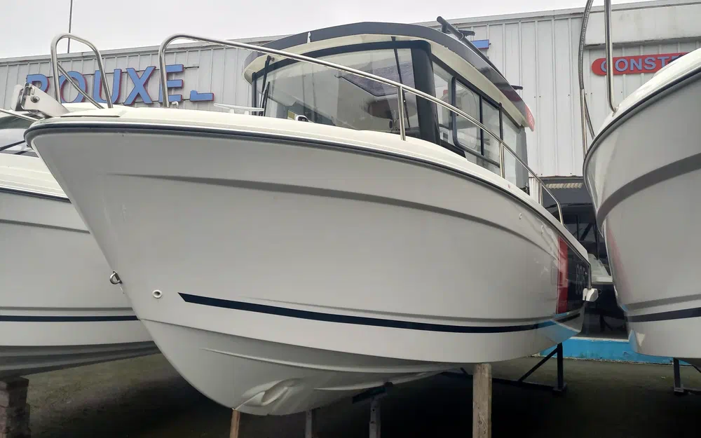 slider 9 Jeanneau Merry Fisher 695