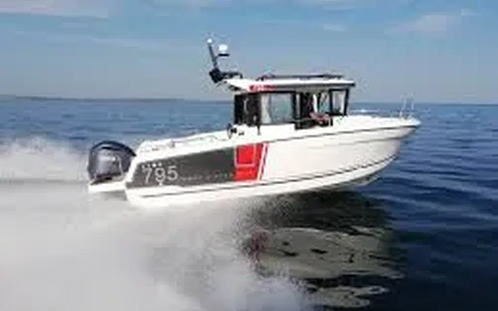 slider 10 Jeanneau Merry Fisher 695