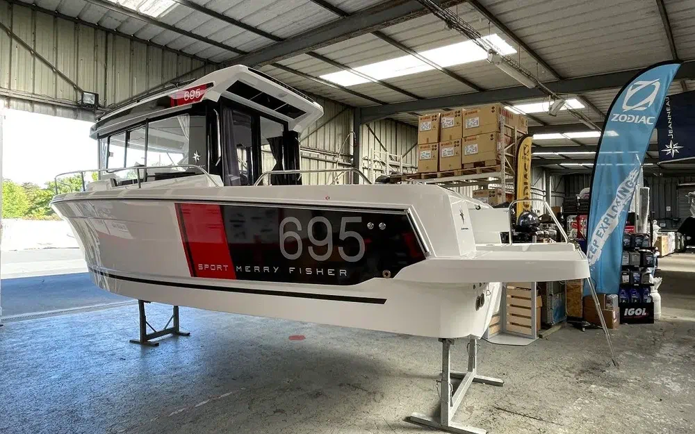 slider 1 Jeanneau Merry Fisher 695