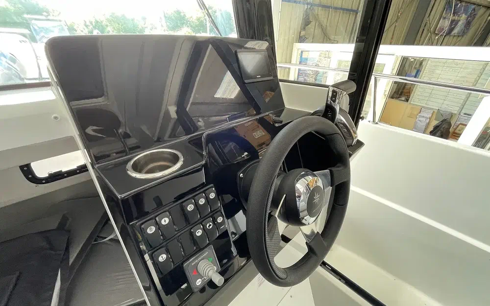 slider 4 Jeanneau Merry Fisher 695