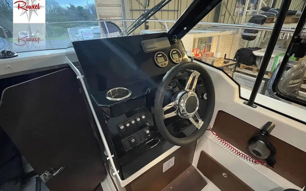 slider 3 Jeanneau Merry Fisher 795