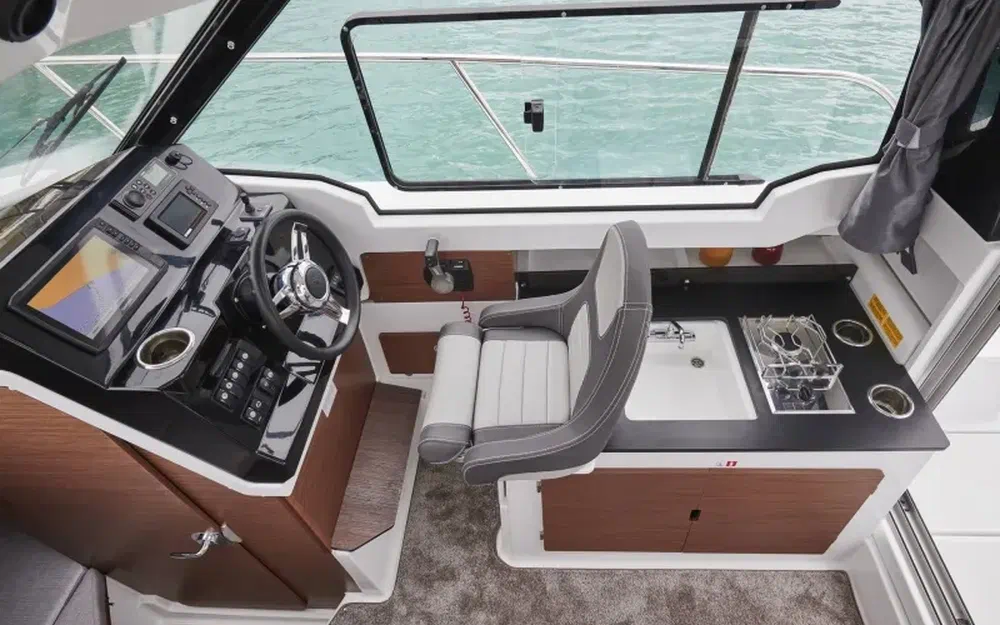 slider 6 Jeanneau Merry Fisher 795