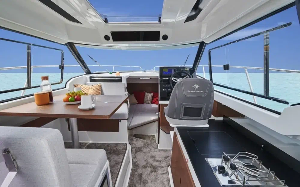 slider 7 Jeanneau Merry Fisher 795