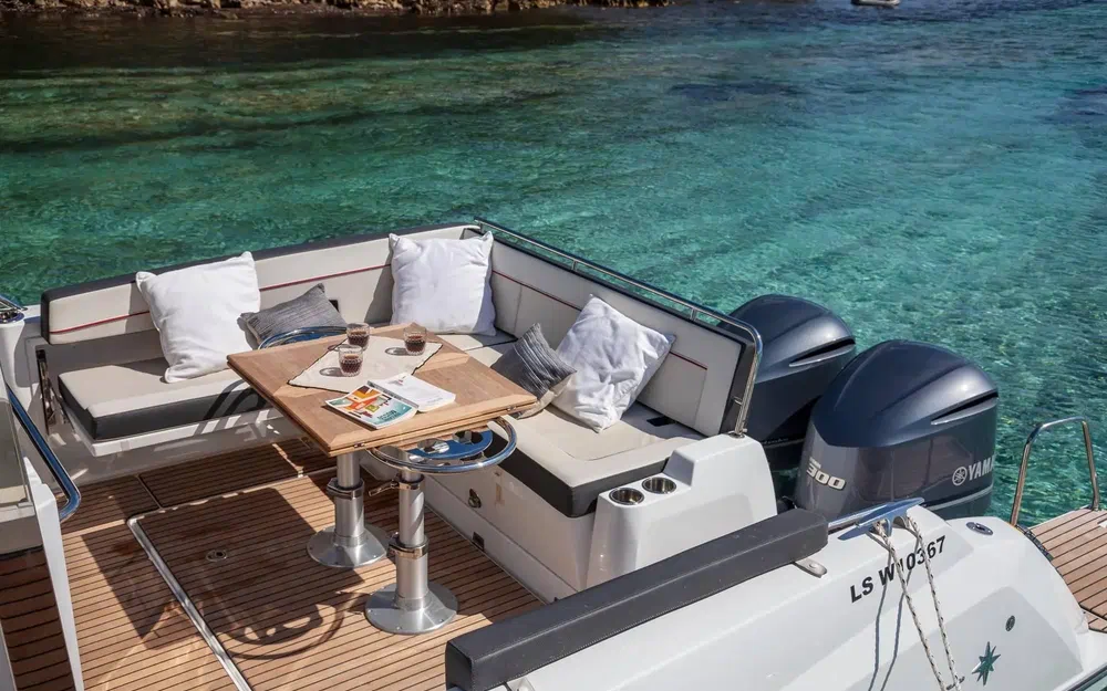 slider 4 Jeanneau Cap Camarat 10.5 WACap Camarat 10.5 Wa Serie 2