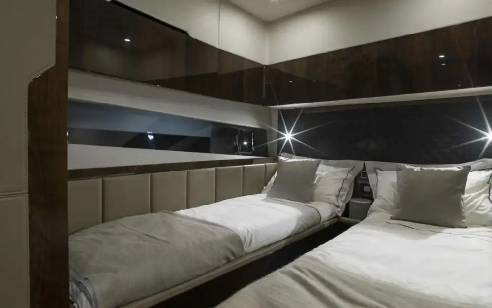 slider 17 Fairline Squadron 68