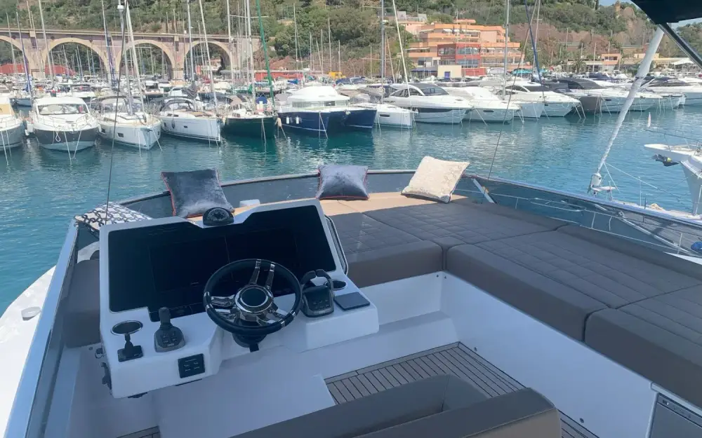 slider 10 Pardo Yachts Endurance 60
