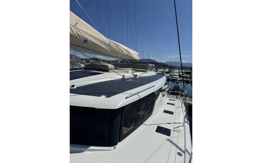 slider 12 Fountaine Pajot Tanna 47