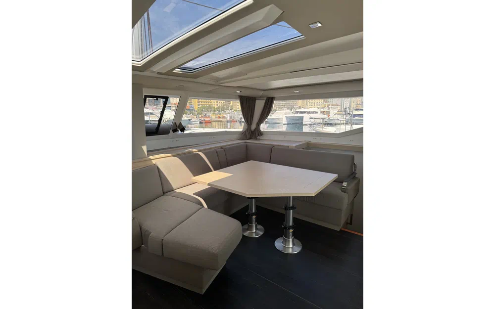 slider 14 Fountaine Pajot Tanna 47