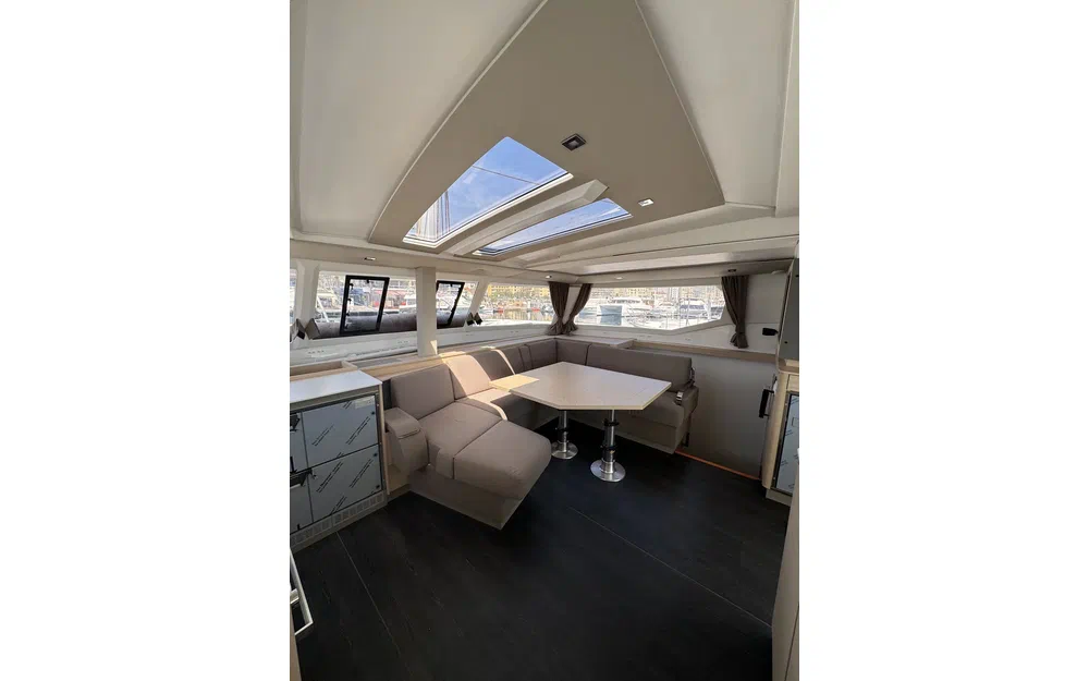 slider 16 Fountaine Pajot Tanna 47