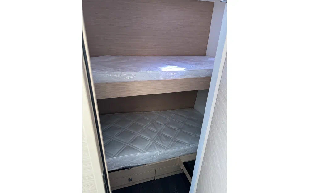 slider 25 Fountaine Pajot Tanna 47