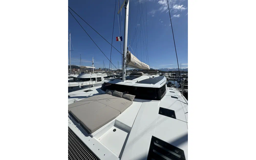 slider 2 Fountaine Pajot Tanna 47