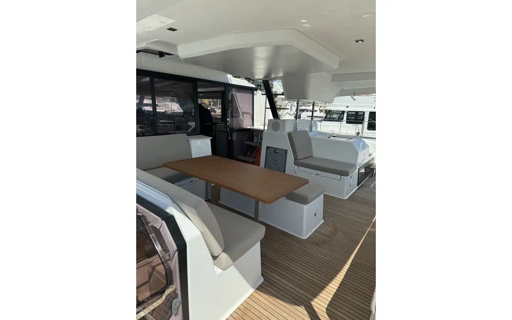 slider 4 Fountaine Pajot Tanna 47