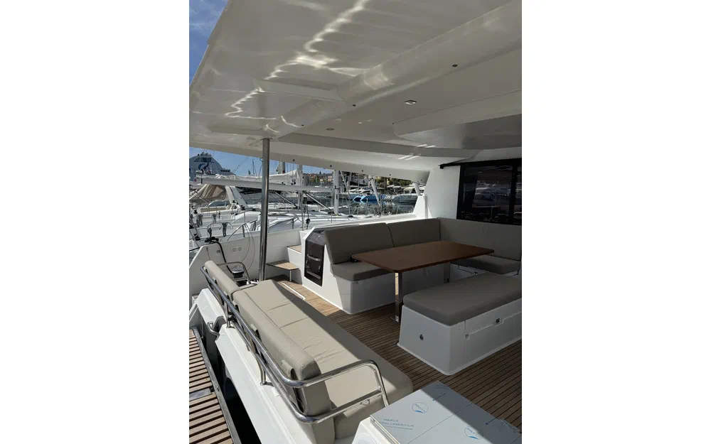 slider 6 Fountaine Pajot Tanna 47