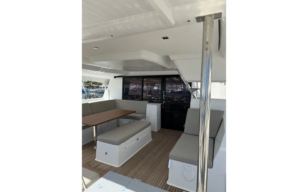 slider 7 Fountaine Pajot Tanna 47
