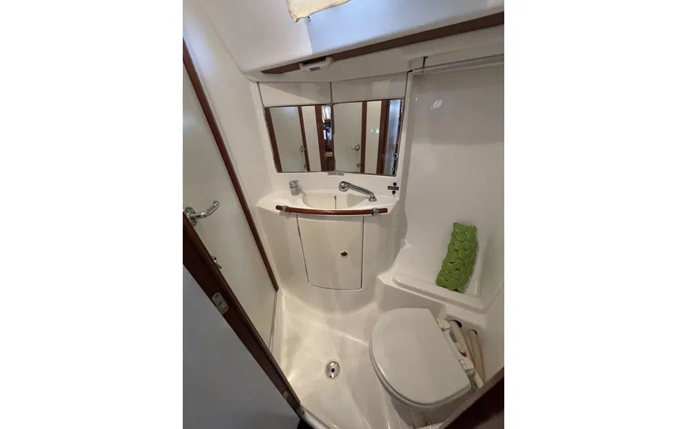 slider 10 Beneteau Oceanis 423
