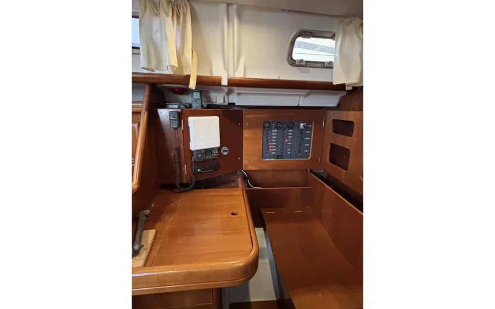 slider 15 Beneteau Oceanis 423