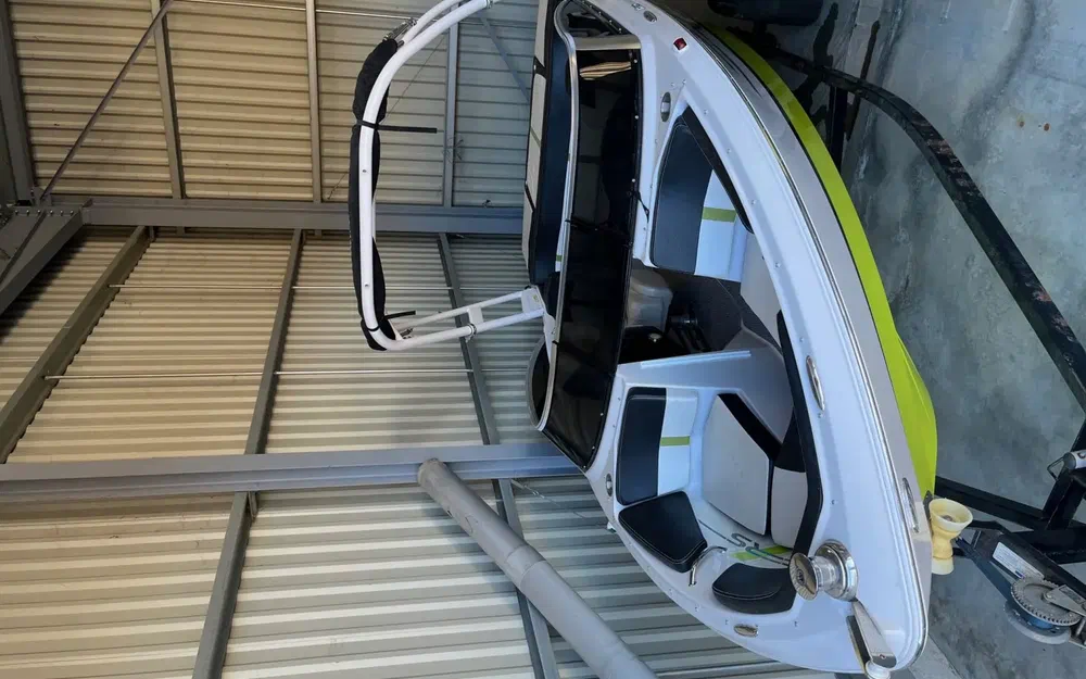 Four WinnsHorizon 190