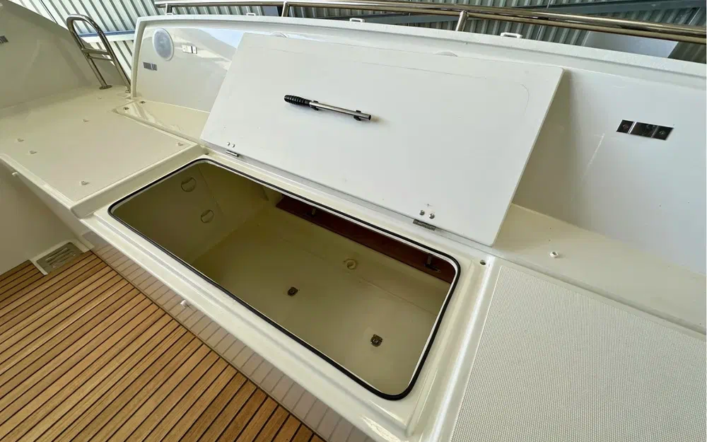 slider 16 Prestige Yachts 420 Fly