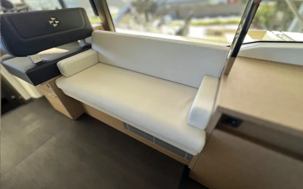 slider 24 Prestige Yachts 420 Fly