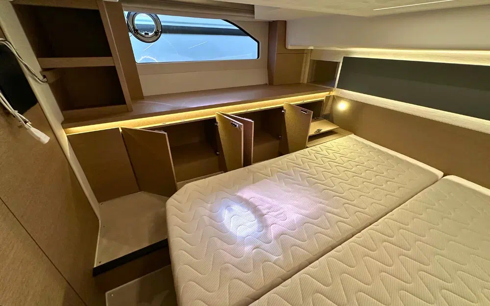 slider 26 Prestige Yachts 420 Fly