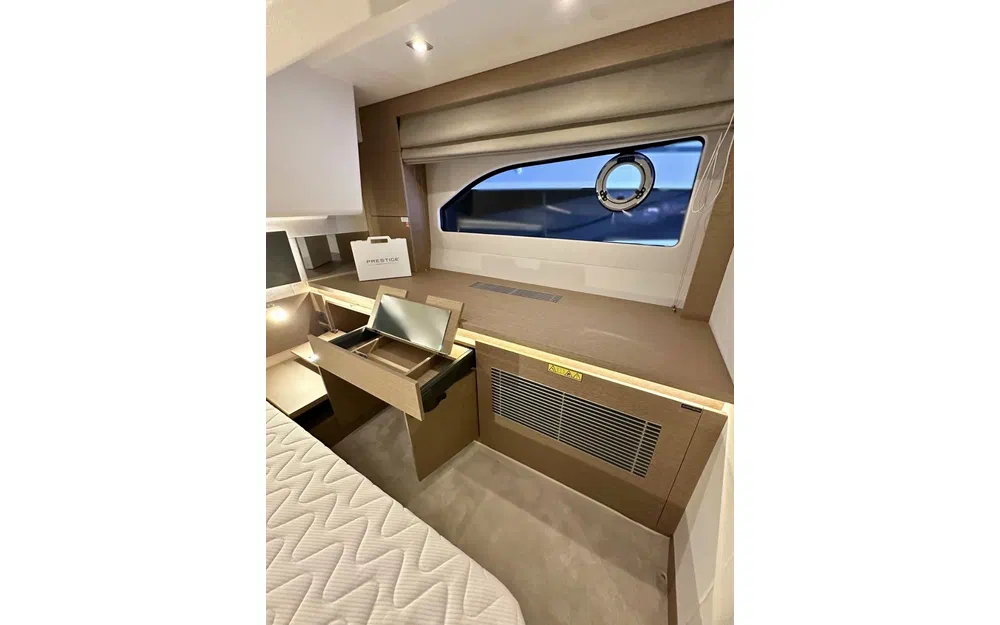slider 28 Prestige Yachts 420 Fly