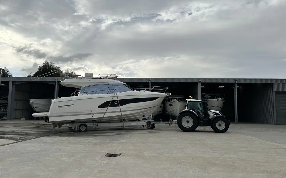 slider 5 Prestige Yachts 420 Fly