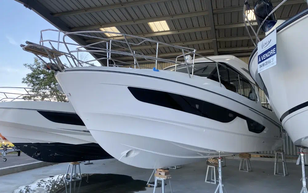 slider 16 Beneteau Antares 11