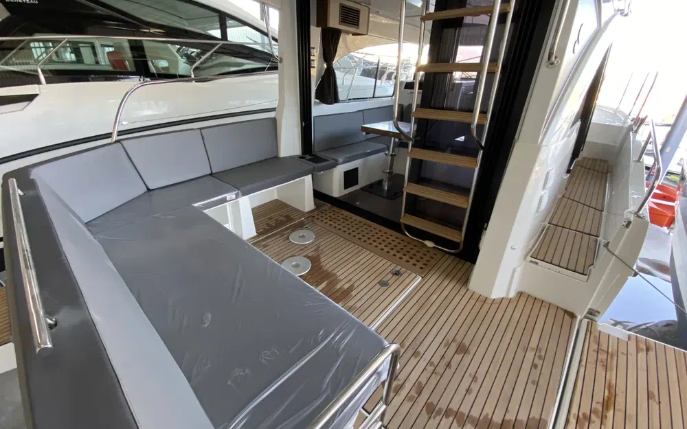 slider 19 Beneteau Antares 11