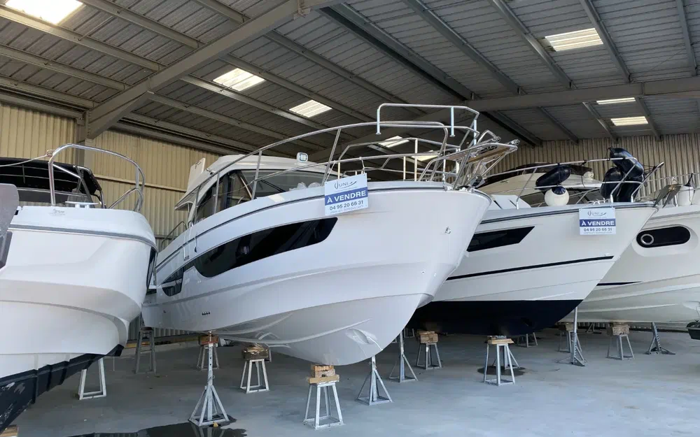 slider 22 Beneteau Antares 11