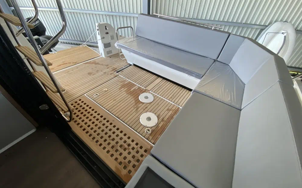 slider 23 Beneteau Antares 11