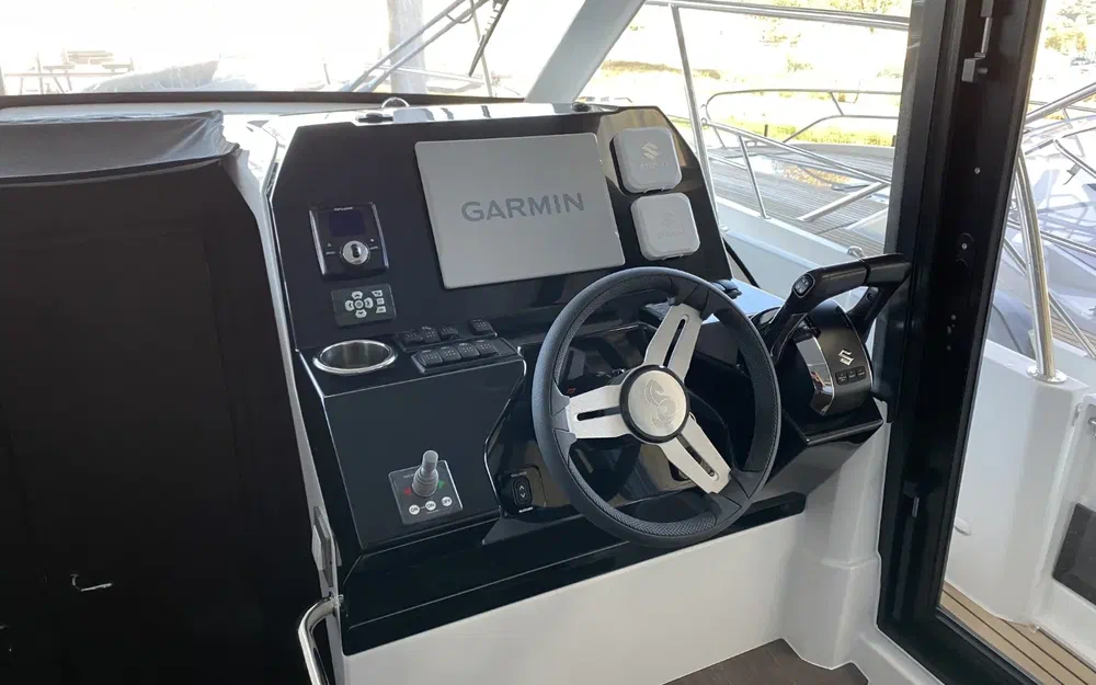 slider 24 Beneteau Antares 11