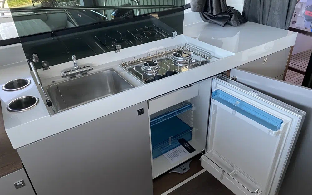 slider 26 Beneteau Antares 11