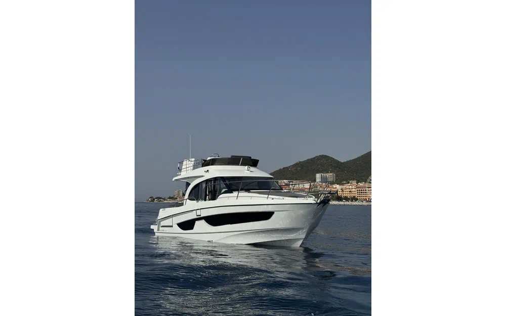 slider 3 Beneteau Antares 11