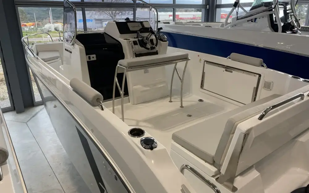 slider 2 Beneteau Flyer 7 SPACEdeck