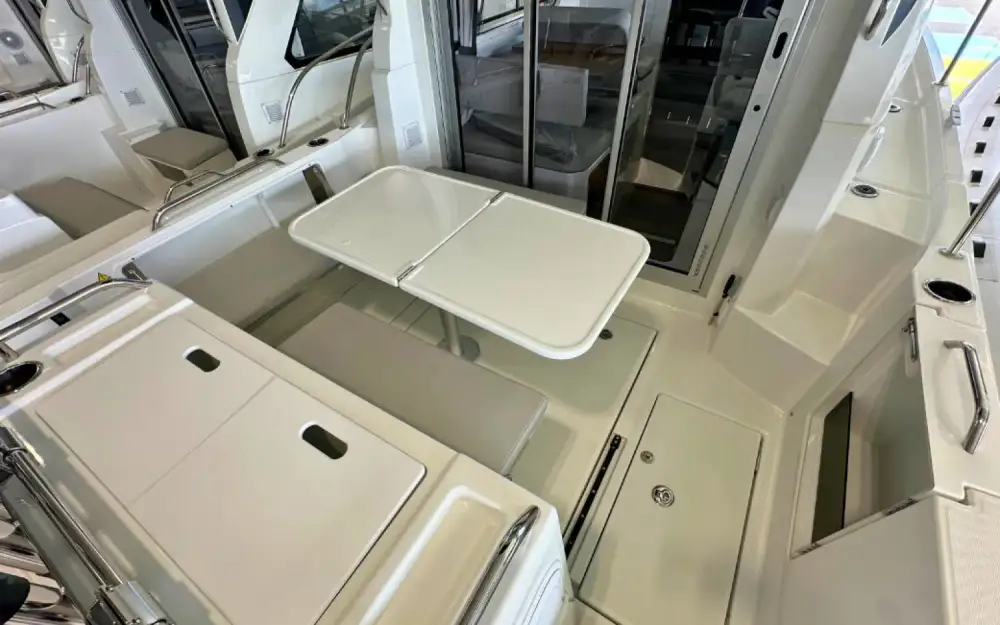 slider 20 Beneteau Antares 7 Fishing