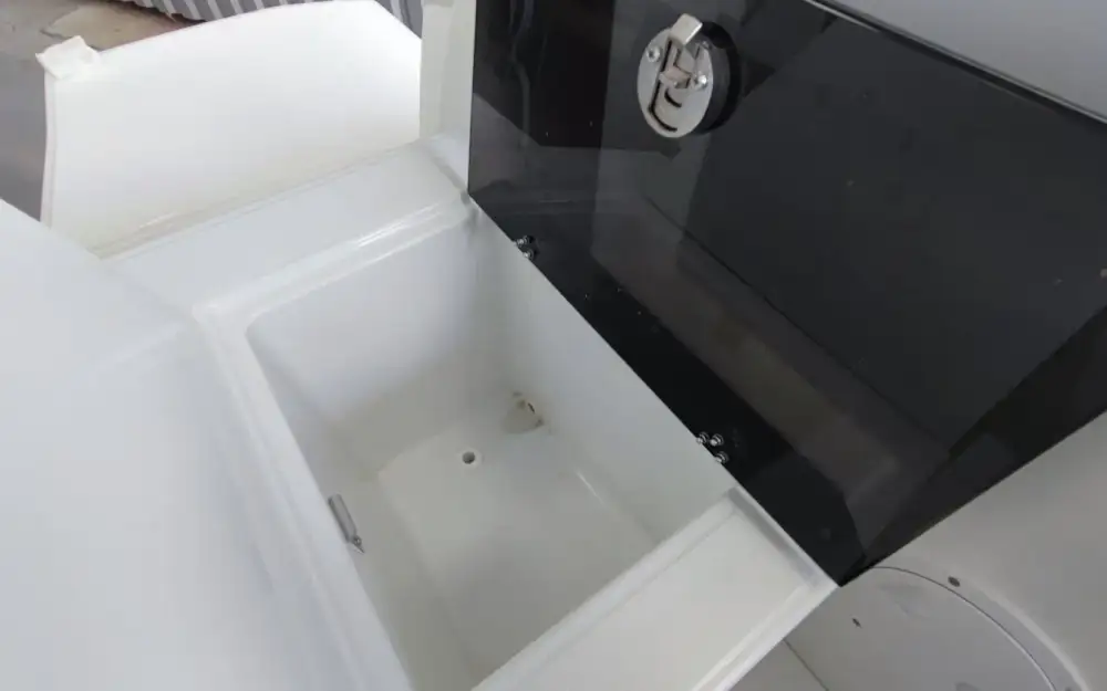 slider 21 Beneteau Antares 7 Fishing