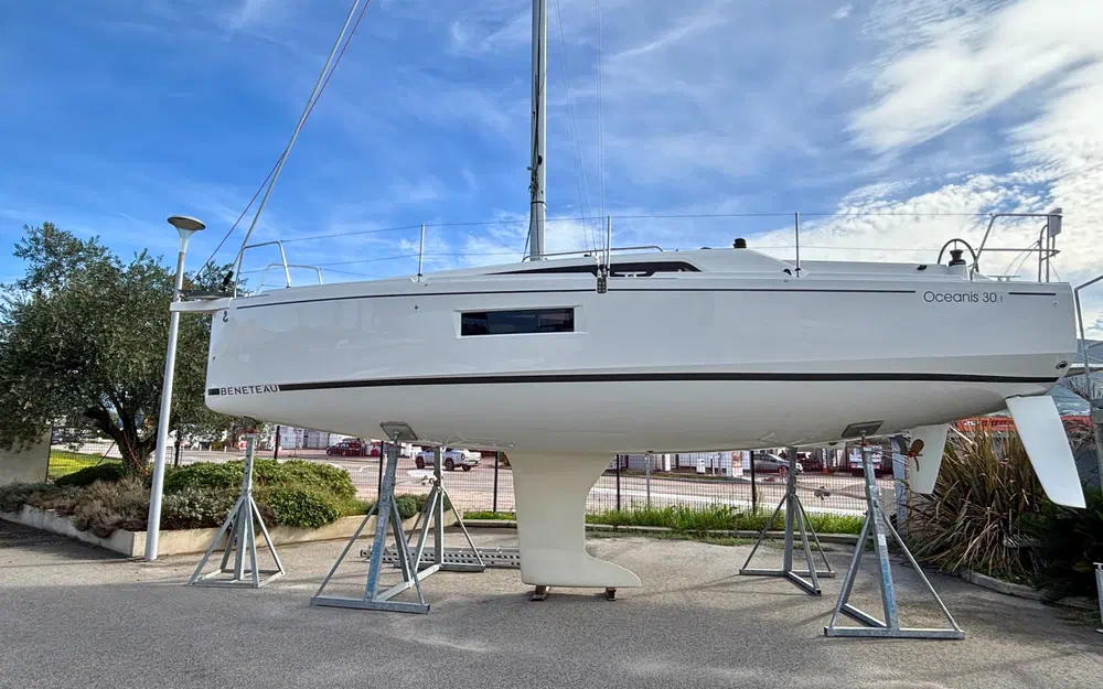 slider 0 Beneteau Oceanis 30.1