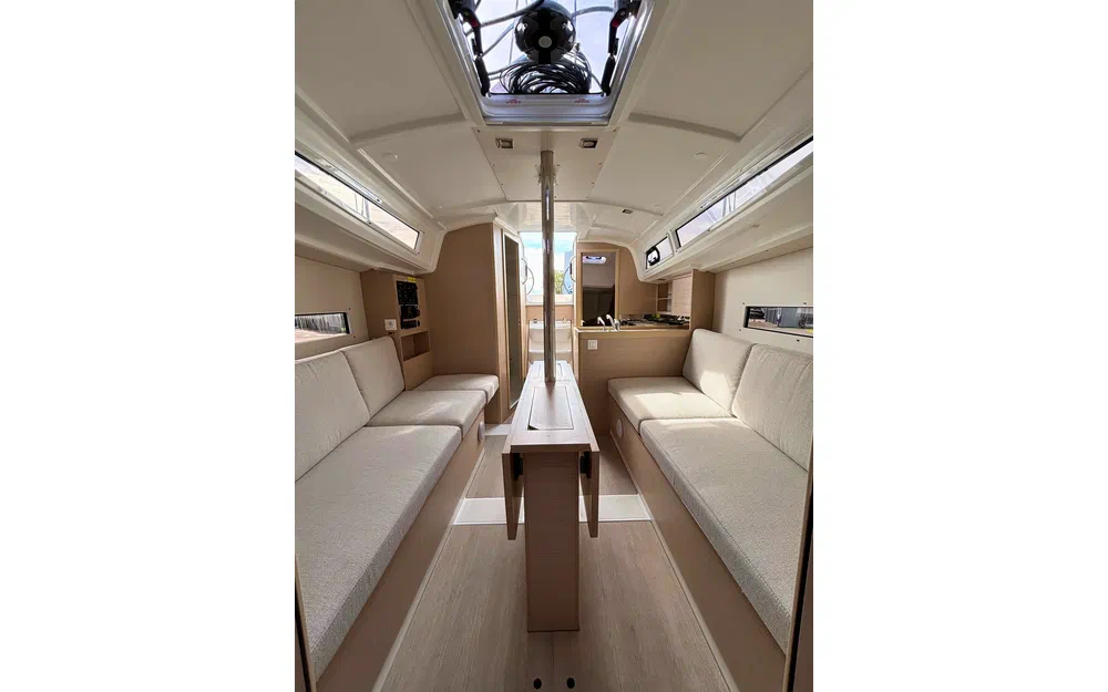 slider 10 Beneteau Oceanis 30.1