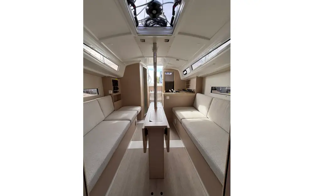 slider 6 Beneteau Oceanis 30.1