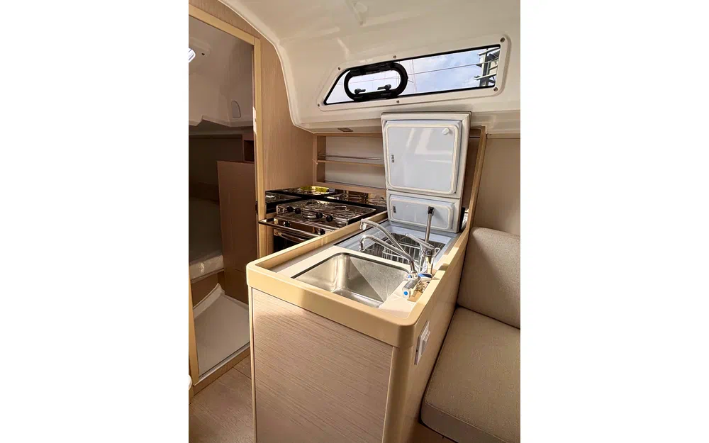 slider 12 Beneteau Oceanis 30.1
