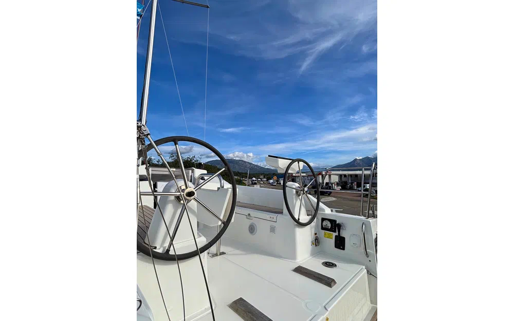 slider 4 Beneteau Oceanis 30.1