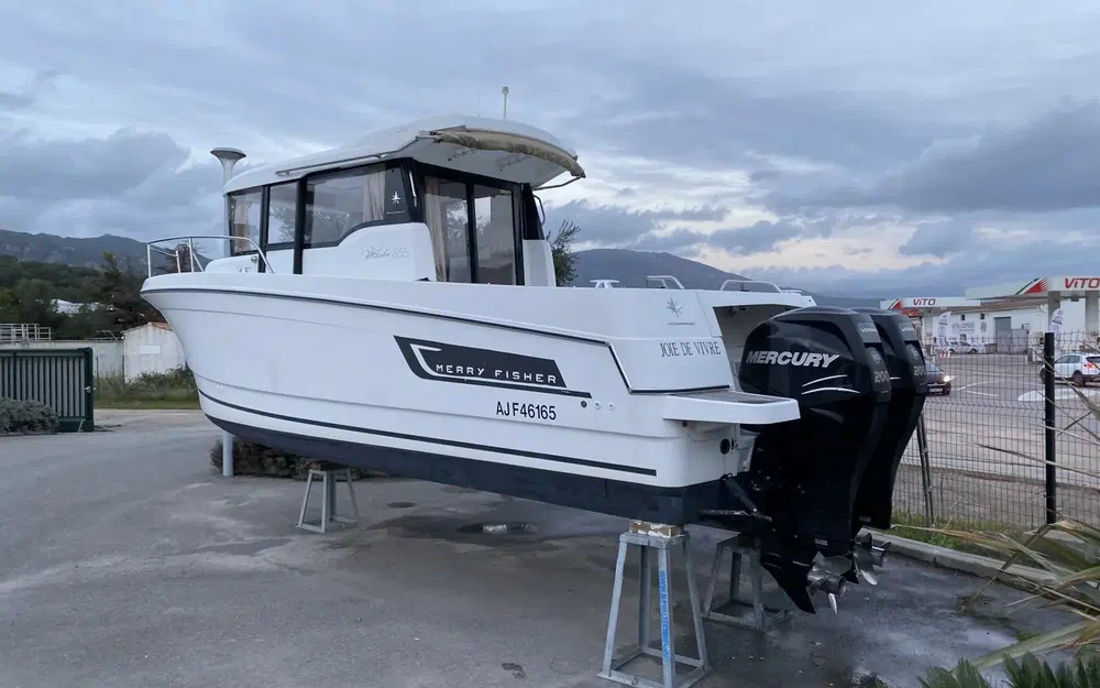 slider 1 Jeanneau Merry Fisher 855