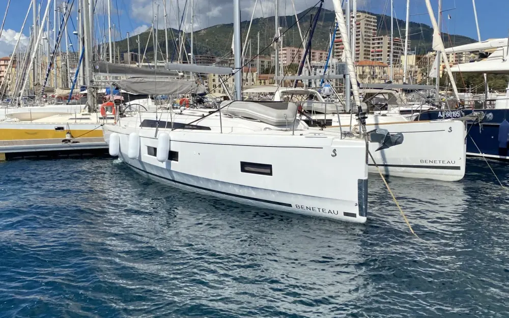 slider 1 Beneteau Oceanis 40.1 - null