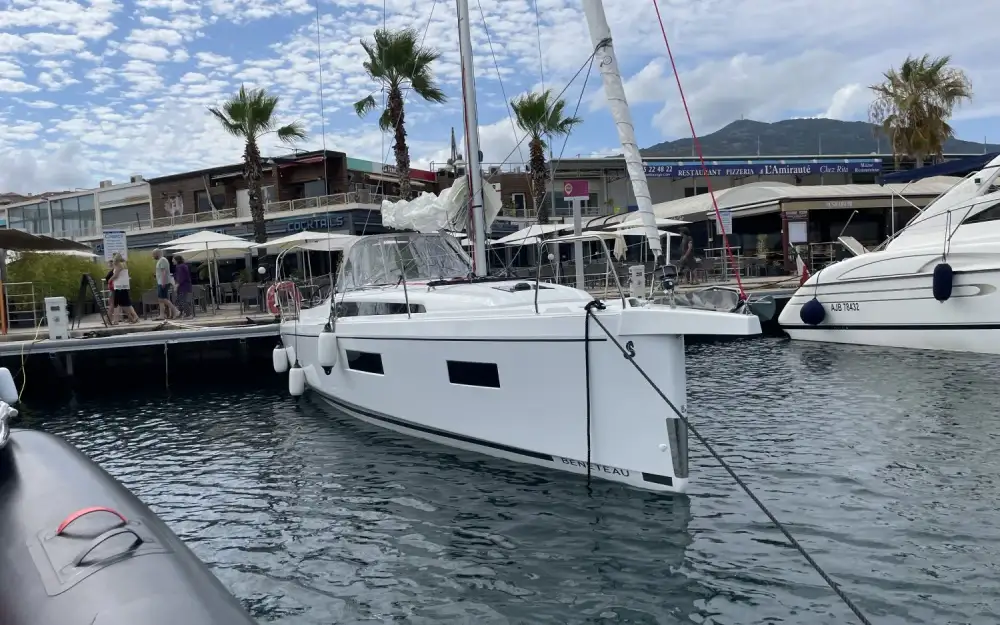 slider 3 Beneteau Oceanis 34.1