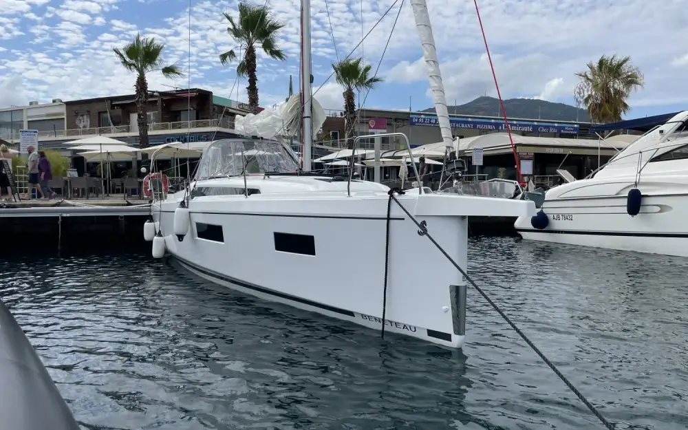 slider 4 Beneteau Oceanis 34.1